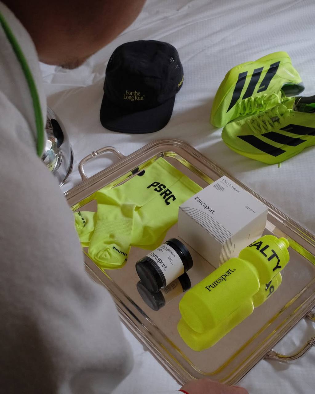 #Артем Ваши кроссовки, сэр.
Бренд товаров для бегунов Puresport в коллабе с adidas запустили «чисто английское промо» к предстоящему Лондонскому марафону | Сетка — социальная сеть от hh.ru