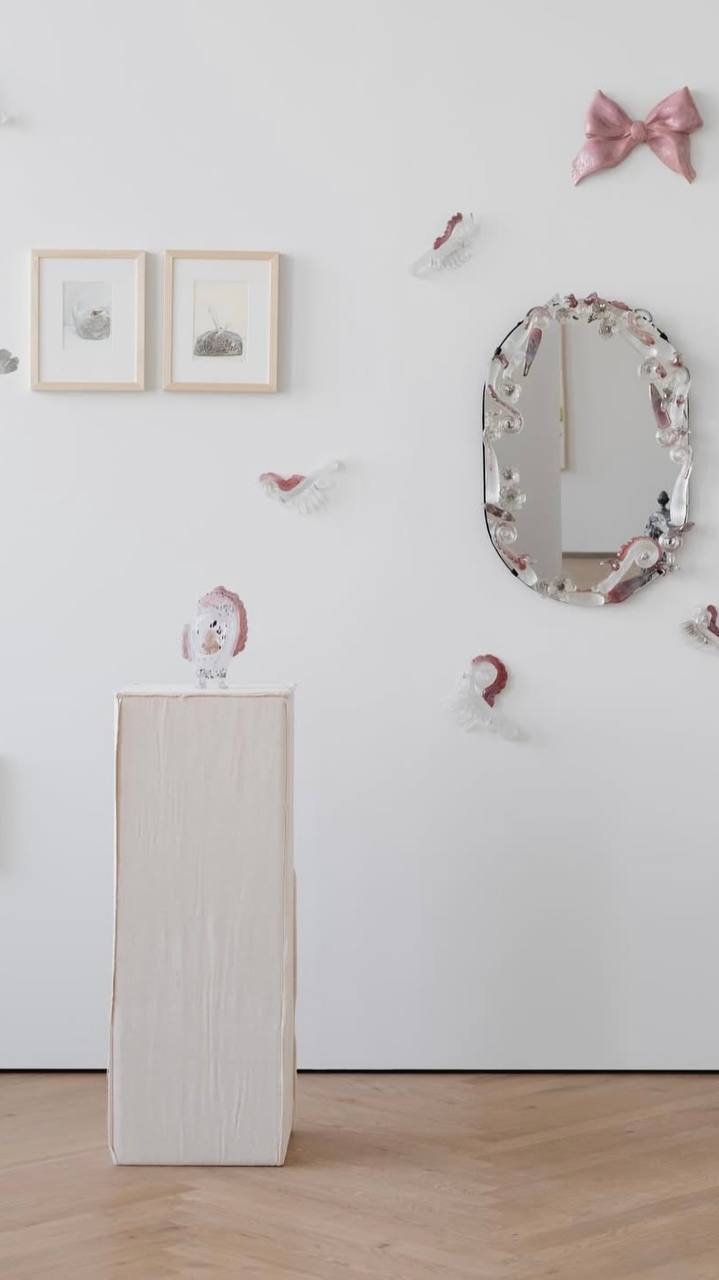 🖼️Новая выставка в Limé GalleryВ галерее на 4 этаже главного лимонного магазина открылась первая коллективная выставка «Тихий час» | Сетка — социальная сеть от hh.ru