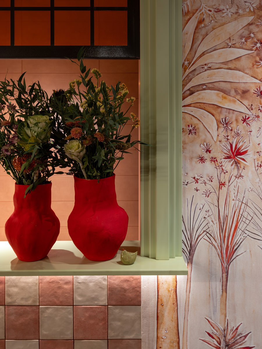 В самом центре Твери открылся ресторан грузинской кухни «Цверик» с этническими деталями, воссозданными после вдумчивого изучения национальных традиций дизайнером Ириной Ахатовой | Сетка — социальная сеть от hh.ru