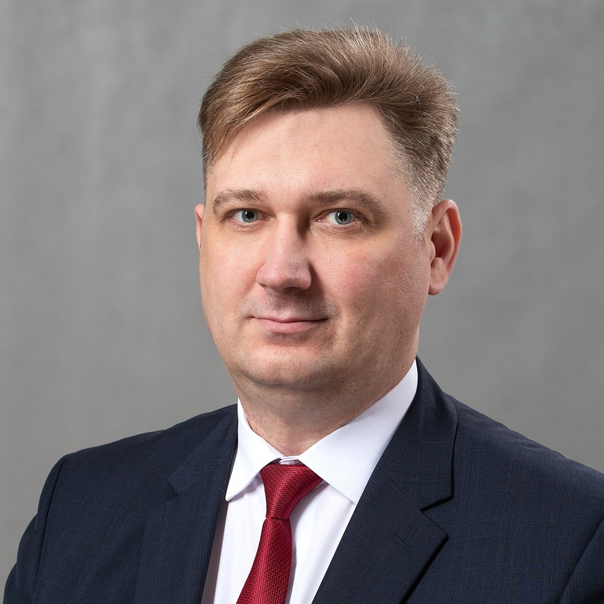 Денис Леонов