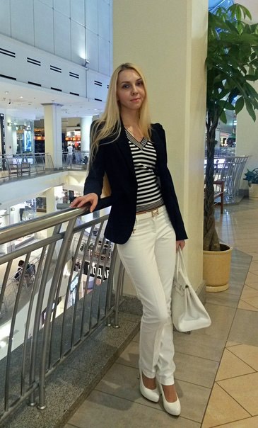 Елена Долгополова