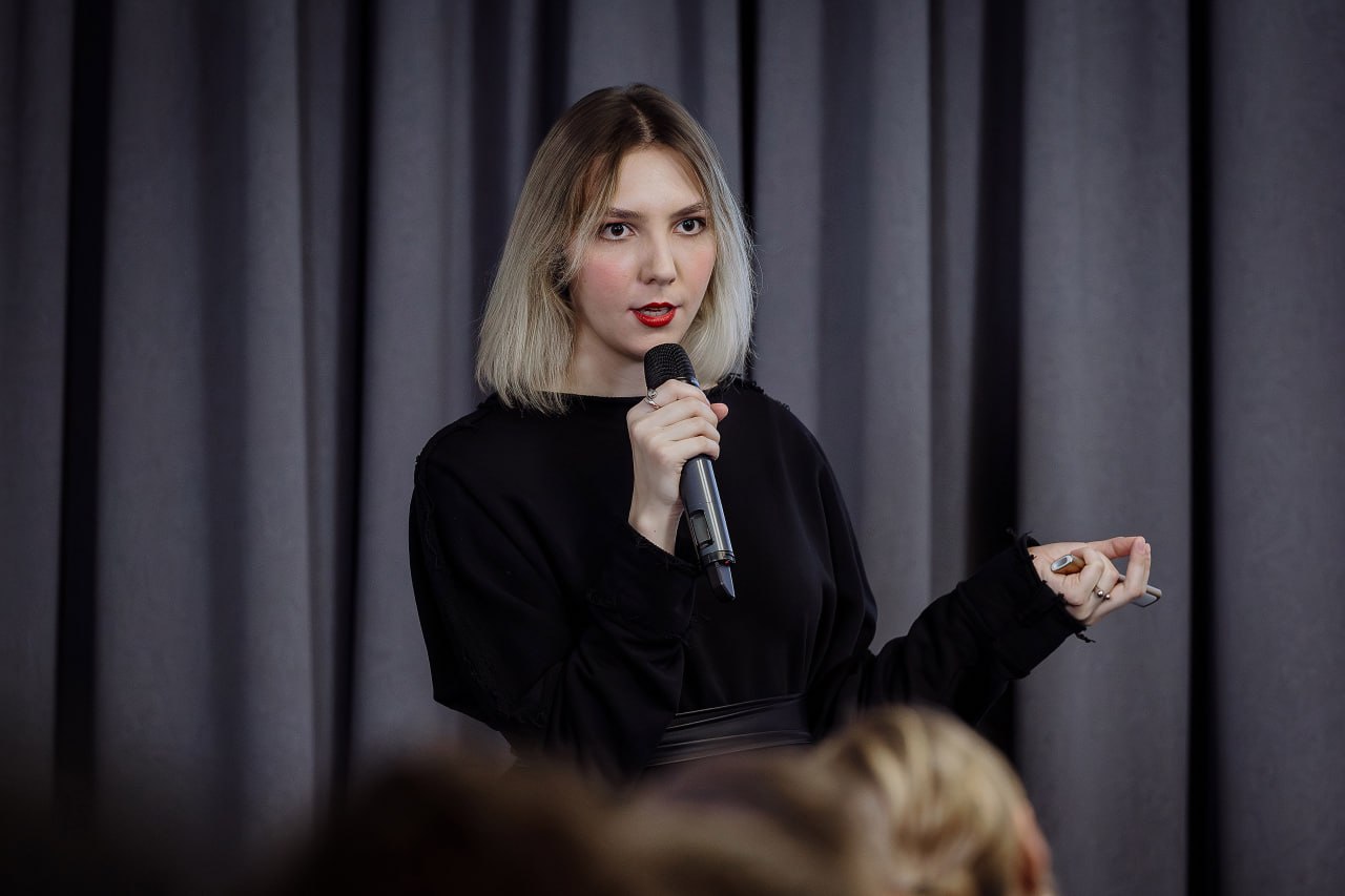 🎤 В ближайшую пятницу, 25 апреля, увидимся в офлайне с теми из вас, кто придет на Product Conf | Сетка — социальная сеть от hh.ru