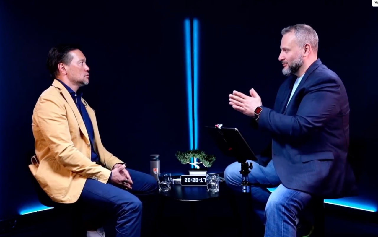 Счастье — это когда твой потенциал не остаётся в тени.
В разговоре с Ренатом Батыровым мы неожиданно подошли к одному из самых простых и сложных понятий одновременно — к счастью | Сетка — социальная сеть от hh.ru