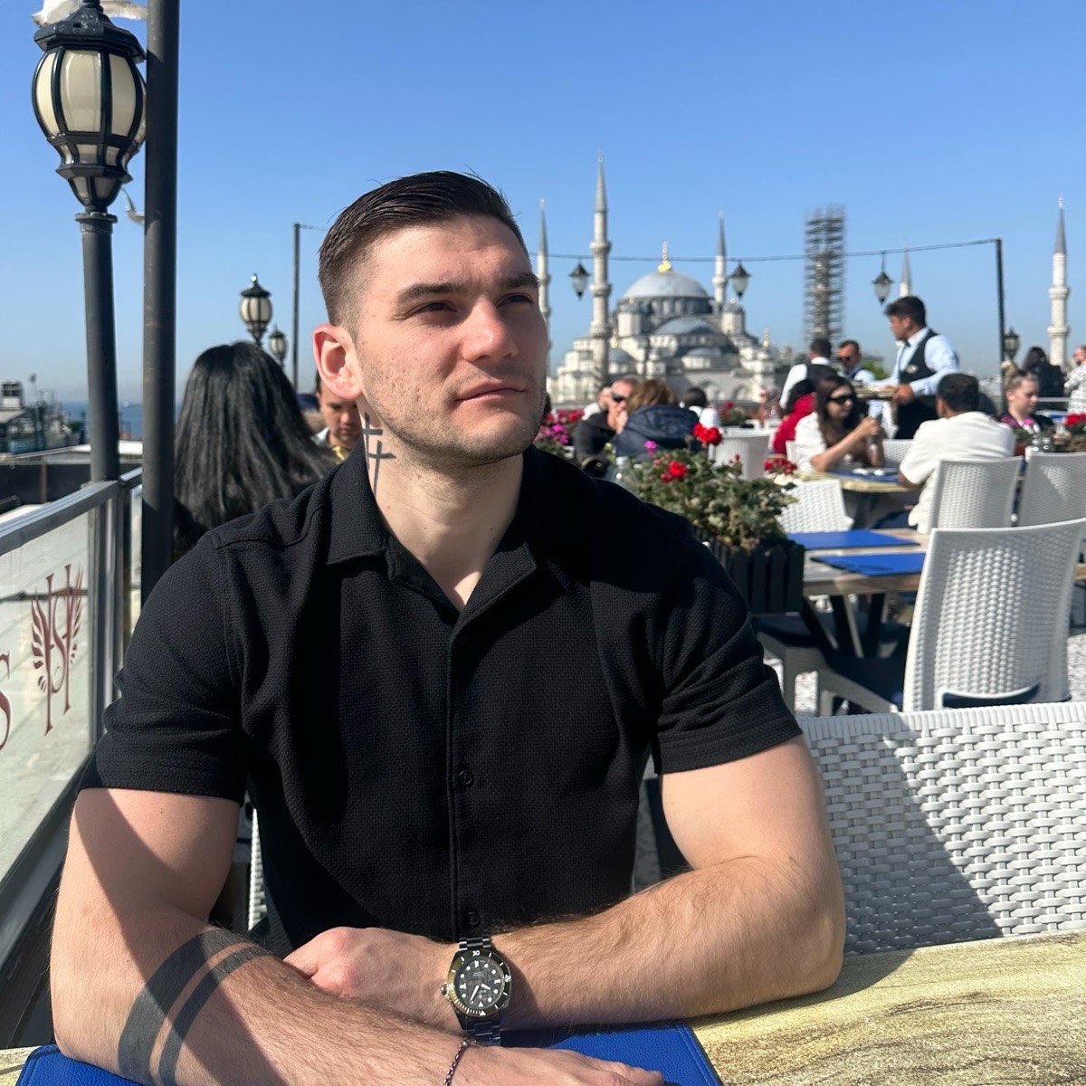 Александр Бондарев