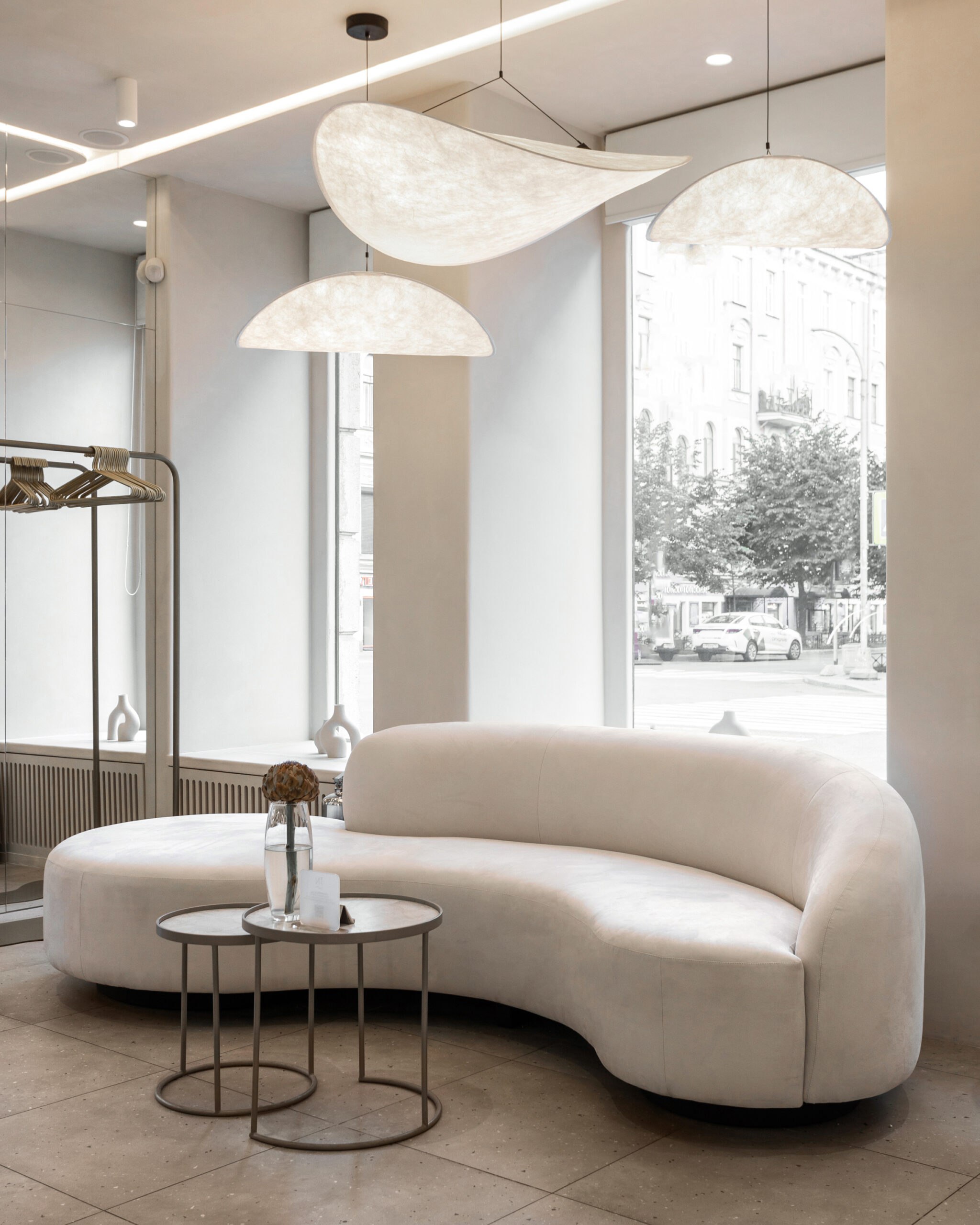 Дизайнер Елена Дмитриева спроектировала интерьер собственной студии маникюра в скандинавском стиле. Каким получился этот интерьер читайте и смотрите на сайте wajournal | Сетка — социальная сеть от hh.ru