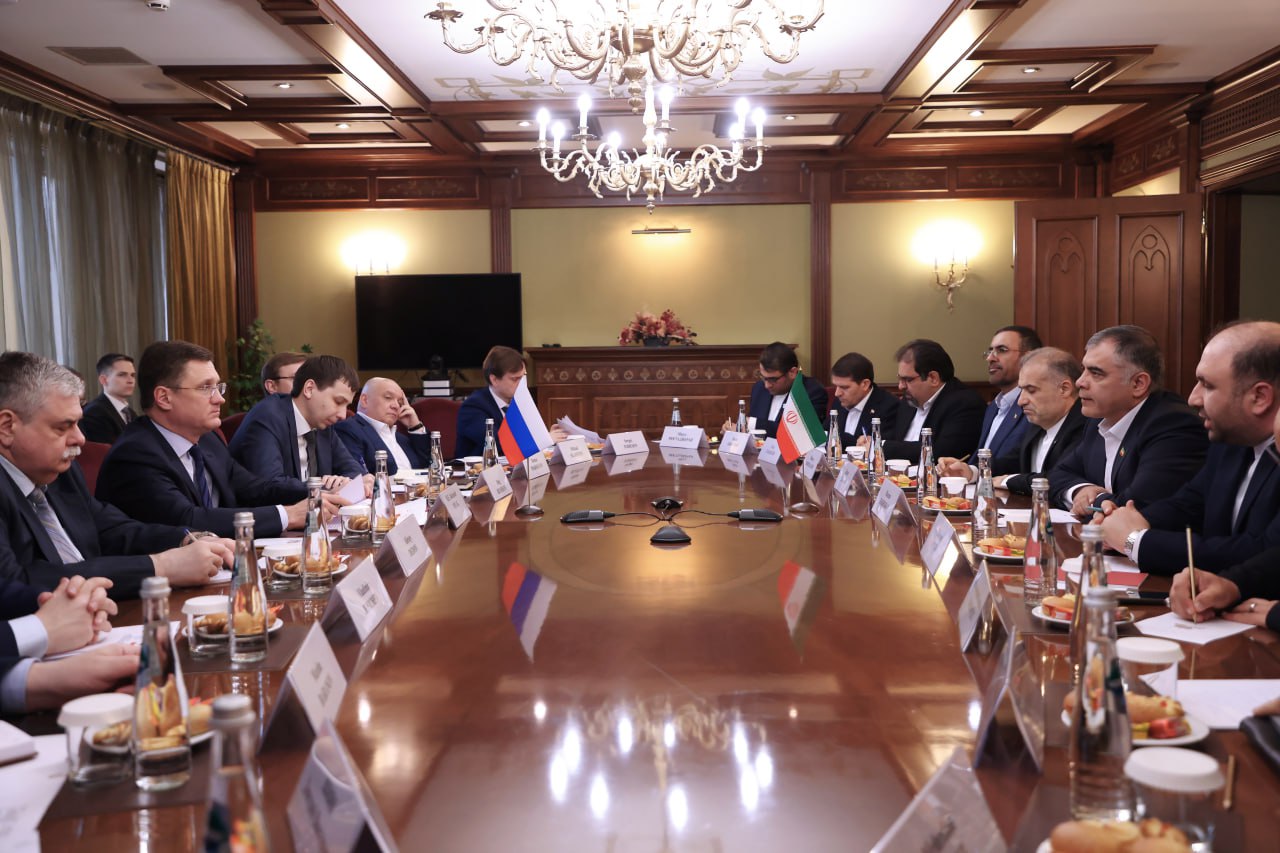 🇷🇺🇮🇷Александр Новак провел рабочую встречу с министром нефти Ирана Мохсеном Пакнежадом
⚡️Стороны обсудили реализацию ключевых инфраструктурных проектов в сфере энергетики, которые находятся на особом ... | Сетка — социальная сеть от hh.ru