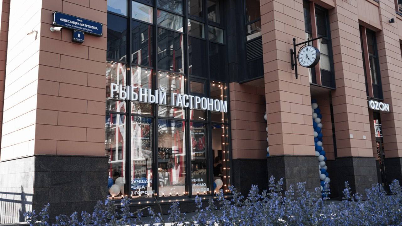 Как мы закрыли половину сети в 2024 году
👑 В жизни каждого предпринимателя бывают и взлёты, и падения.
Главное — вовремя признать проблему и решиться на перемены | Сетка — социальная сеть от hh.ru