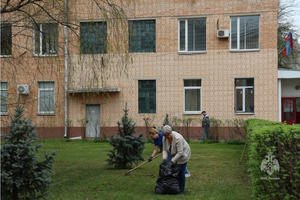 ФГБУ ВНИИПО МЧС России с 21 по 25 апреля провел субботник, направленный на благоустройство территории и заботу об окружающей среде | Сетка — социальная сеть от hh.ru