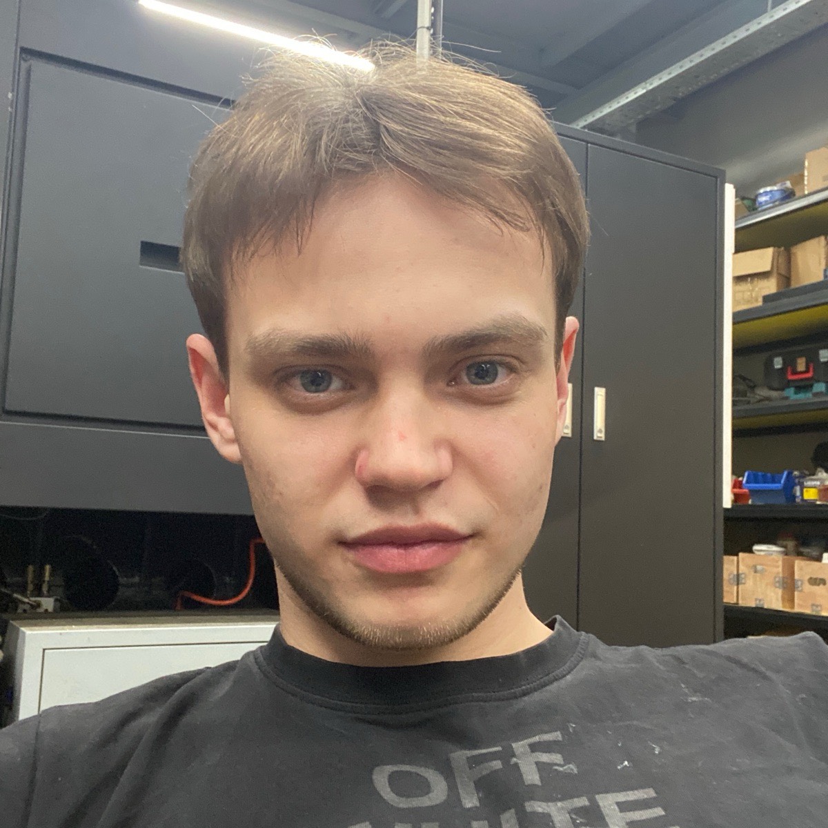 Андрей Леонов