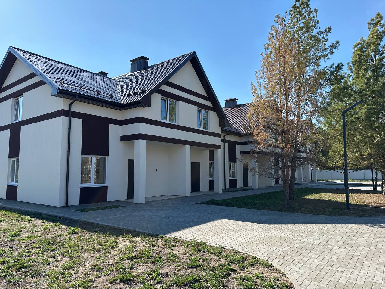 Просто хочу вам это все показать 💔
Жизнь в комфорте, чистоте, экологически чистом месте и с максимальным функционалом поселка 🏘️
Показать видео? Рассказать подробнее где и что я видела, и что это вооб... | Сетка — социальная сеть от hh.ru