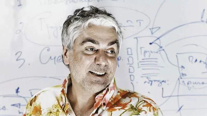 Аркадий Морейнис про лайки:
1. Если вы пишете для удовольствия — считайте лайки. Если занимаетесь контент-маркетингом — плюньте на них.
2 | Сетка — социальная сеть от hh.ru