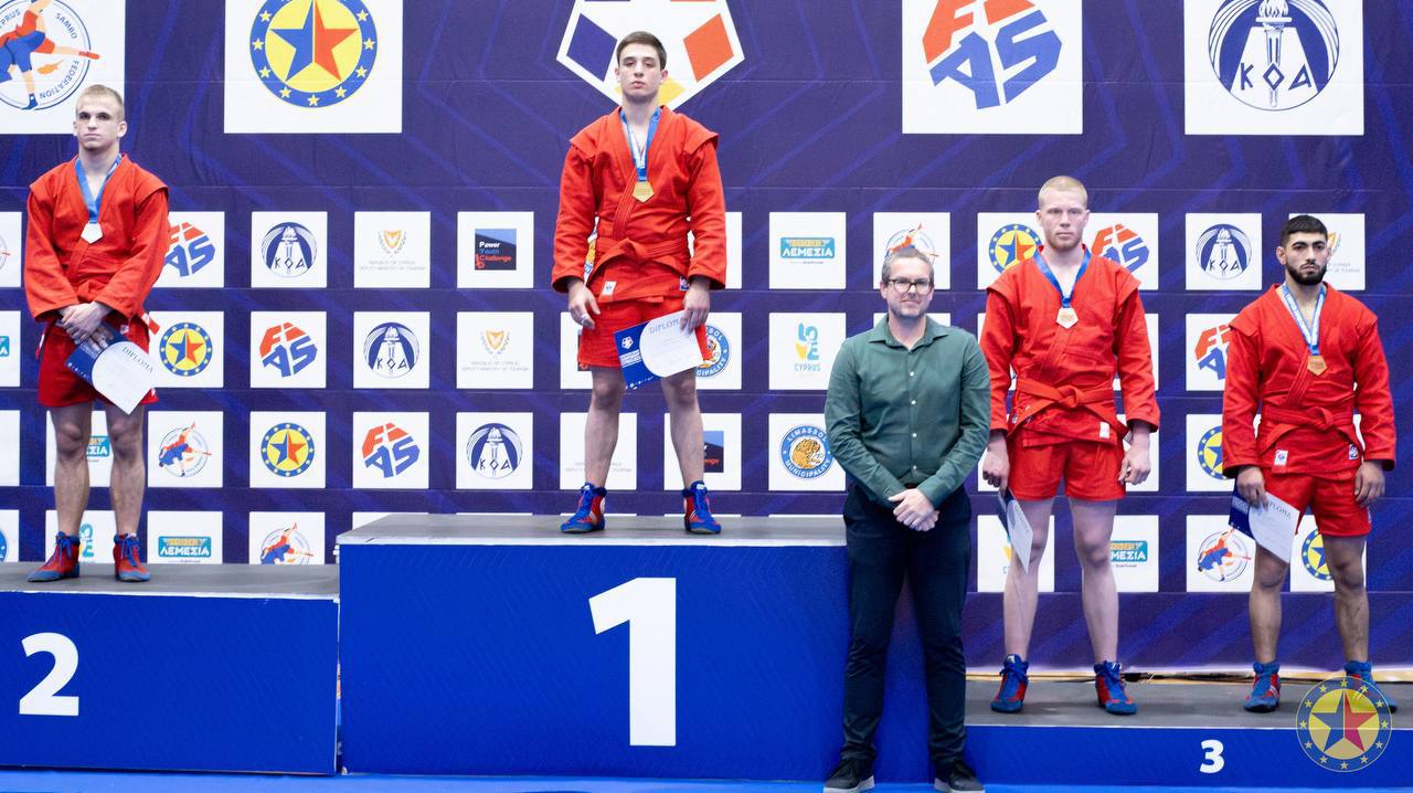Ставропольский самбист Сурен Фиданян завоевал «золото» чемпионата Европы на Кипре в весе до 79 кг
Российская сборная стала первой в командном зачёте, собрав 11 золотых, 3 серебряные и 2 бронзовые меда... | Сетка — социальная сеть от hh.ru
