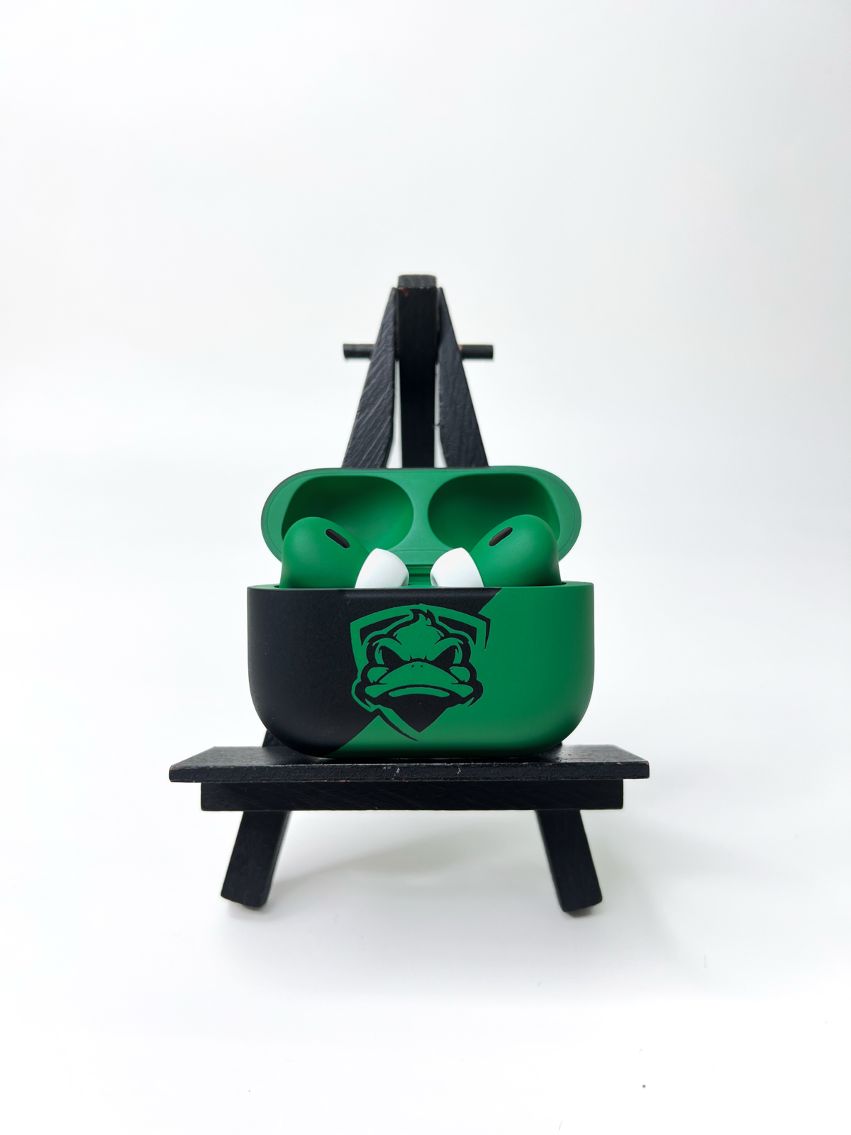 🎧 Вырази себя через свои наушники! Надоели скучные белые или черные? Преврати свои AirPods (или любые другие) в произведение искусства! Покраска, аэрография - возможности безграничны! Покажи миру свою... | Сетка — социальная сеть от hh.ru