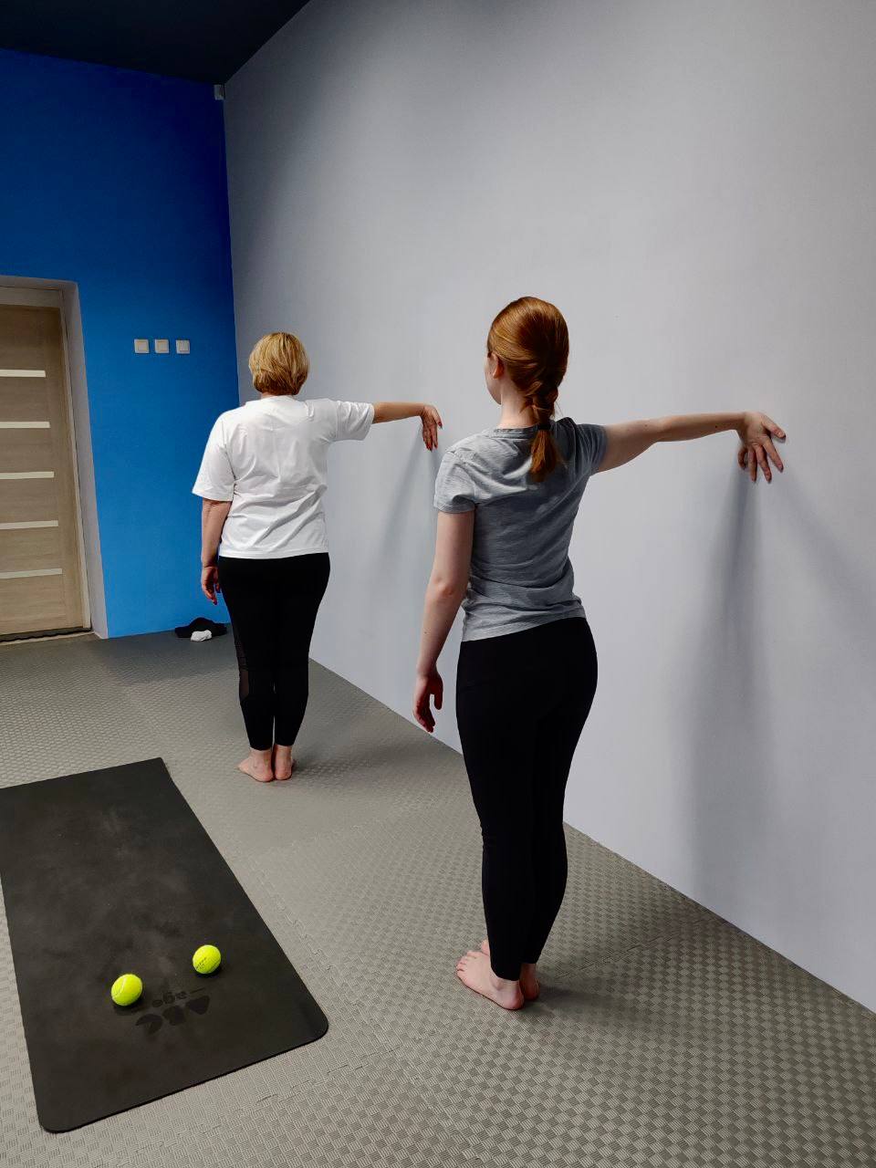 Дорогие друзья!🧘‍♀️✨ 
Сегодня ждём вас на пробное занятие по йоге! Многие спрашивали – у нас классическая хатха-йога: гармония дыхания, плавные асаны и глубокое расслабление | Сетка — социальная сеть от hh.ru