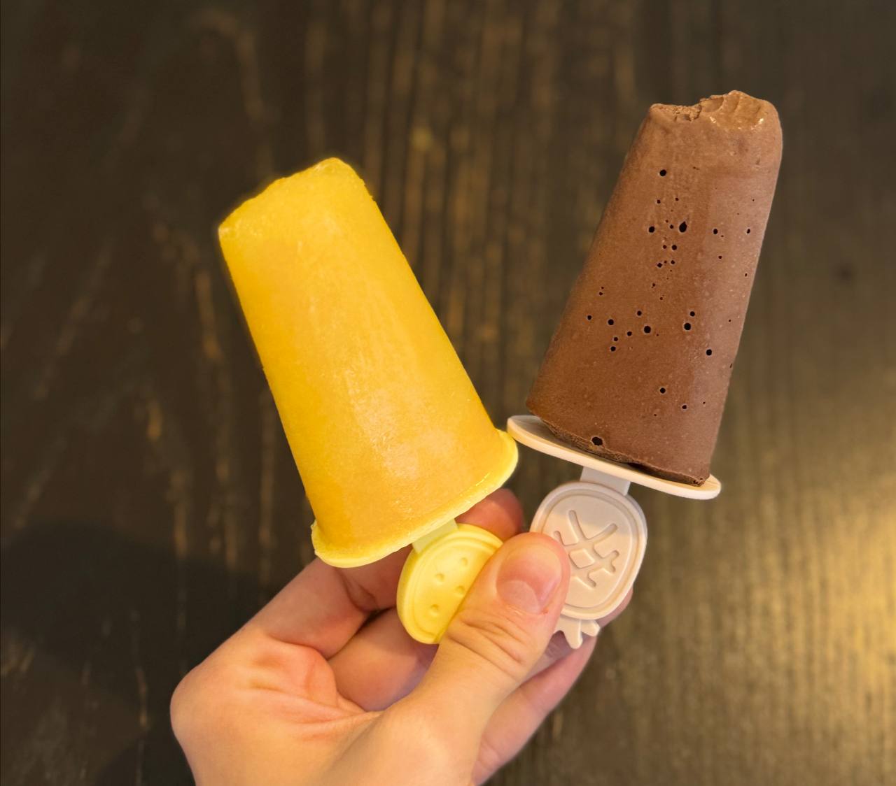 Начнем с пользы 😂
МОРОЖЕНОЕ 
Скоро лето, жара… Если у вас есть дети или вы сами не прочь схомячить супер ЗОЖное, но вкусное мороженое, то этот пост для вас
Нам понадобятся формочки, например такие, и ... | Сетка — социальная сеть от hh.ru