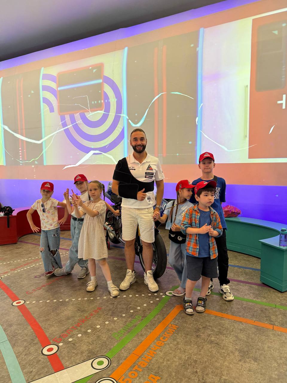 А сколько вы тратите на активацию партнера?
На любой премии жюри любит цифры, как и подписчики | Сетка — социальная сеть от hh.ru