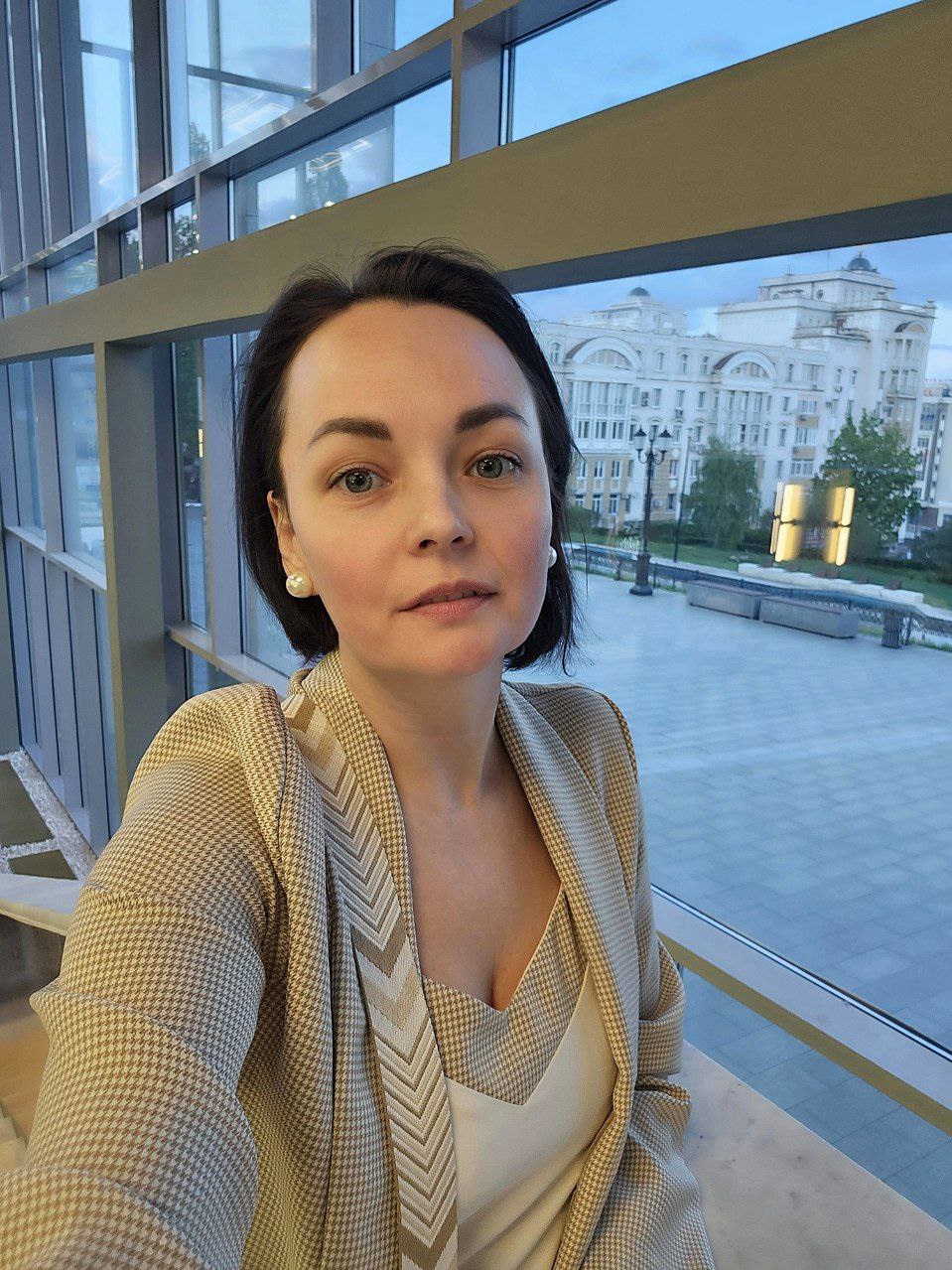 Моя хорошая знакомая разрешила поделиться своим опытом общения с риэлтором.
Её имя Даша.
В аудио Вы услышите, что хотела бы знать Даша, как клиент и что запросила риэлтор.. | Сетка — социальная сеть от hh.ru