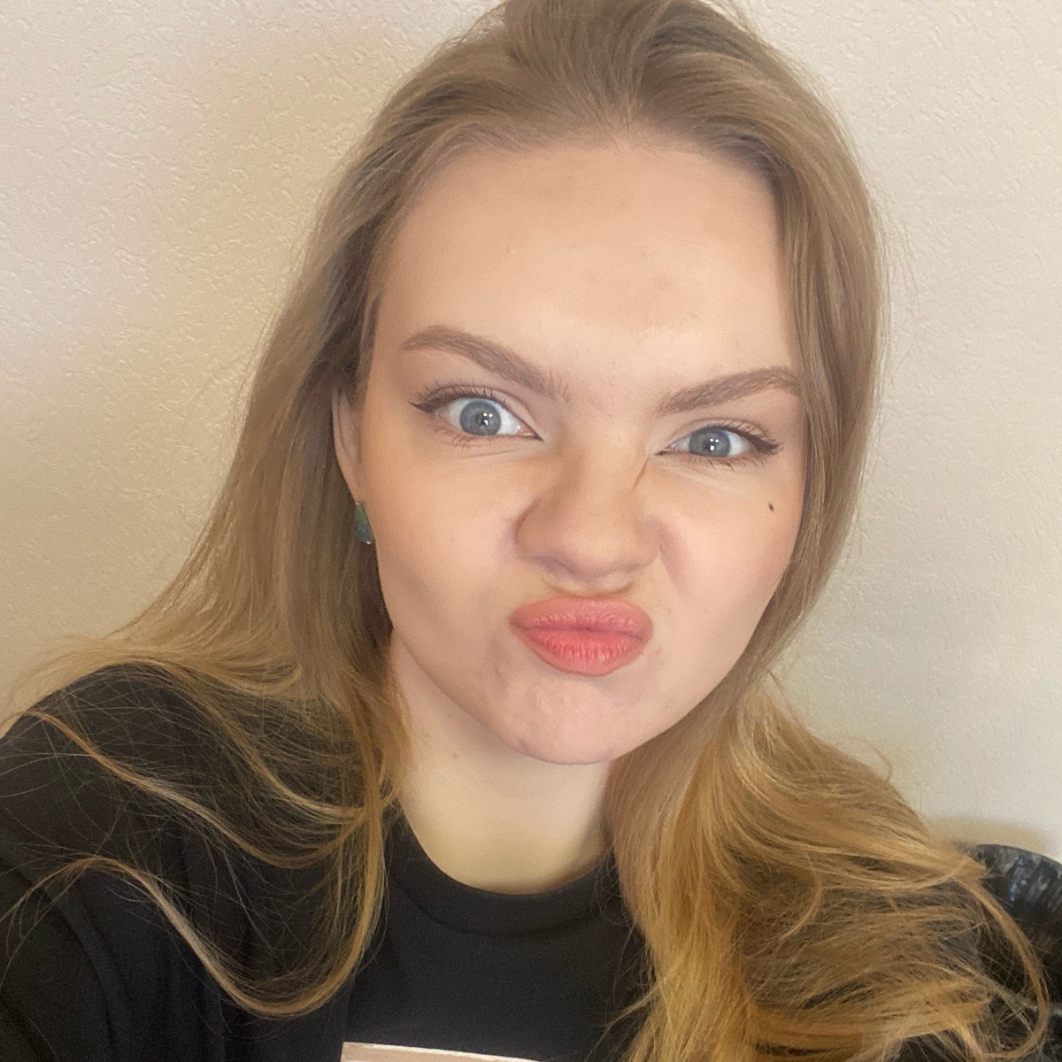 Полина Остроносова