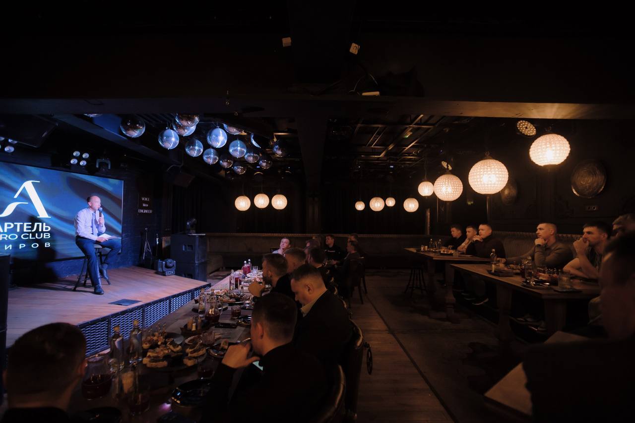 Вступил в "Артель"!
Запрос на нетворкинг в предпринимательской среде был всегда | Сетка — социальная сеть от hh.ru