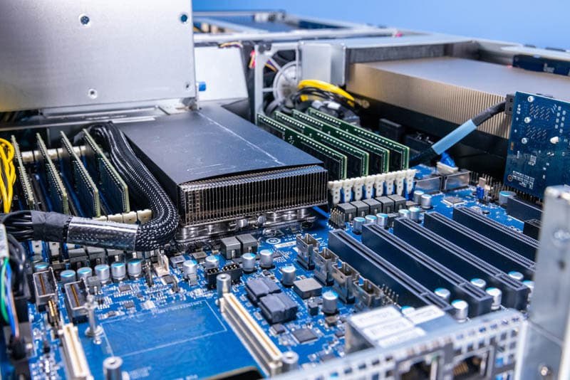 ADATA и Giga Computing создадут в Бразилии локальное производство серверов
ADATA Technology и Giga Computing начали сотрудничество для запуска производства серверов и систем хранения данных в Бразилии | Сетка — социальная сеть от hh.ru