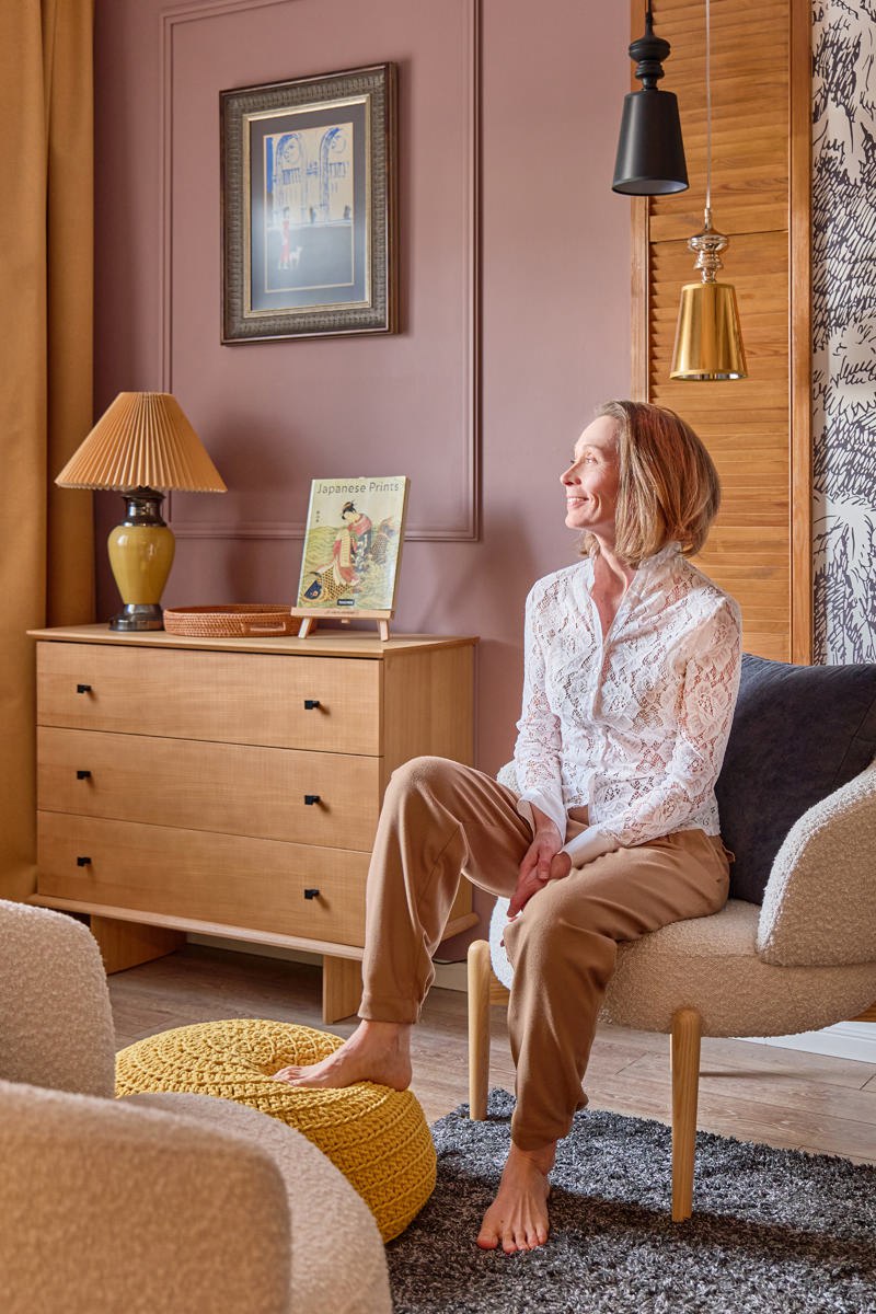 Стены-хамелеоны, качели в гостиной и рукотворный декор — дизайнер Диана Шубина играет цветом и светом, складывая свой интерьерный «пазл». Смотрите на сайте wajournal.ru | Сетка — социальная сеть от hh.ru