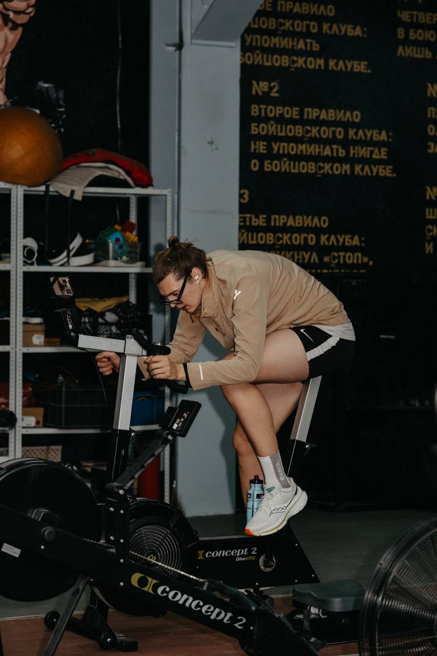 Итоги апреля
Пишу итоги уже пару лет — пишу их для себя, чтобы оглянуться назад и осознать, что прошёл ещё один крутой месяц.
Стараюсь учитывать и бизнесовые аспекты, и эмоциональные | Сетка — социальная сеть от hh.ru
