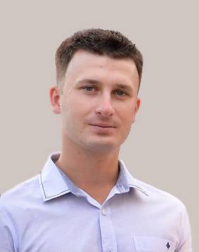 Денис Глухов