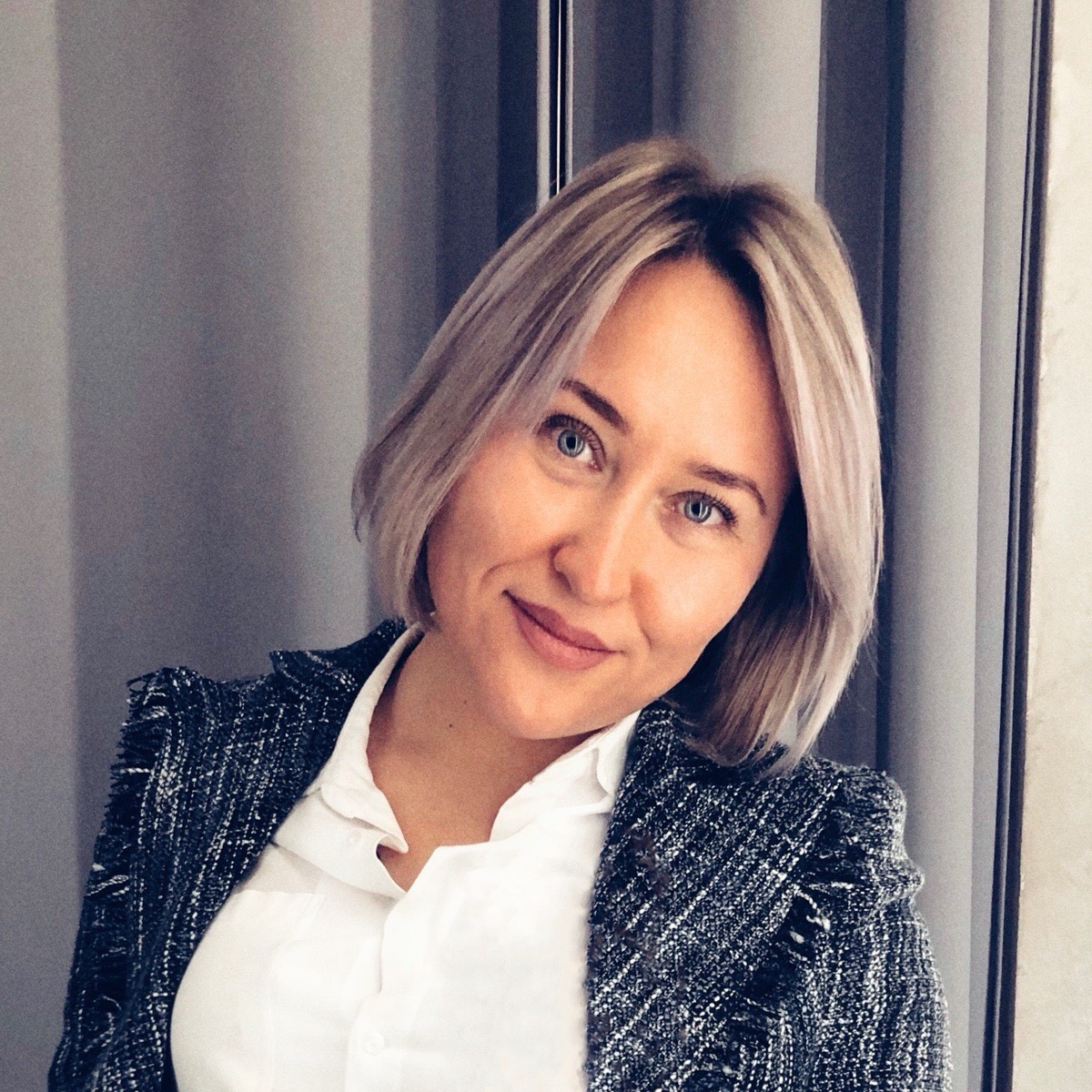 Анна Попова