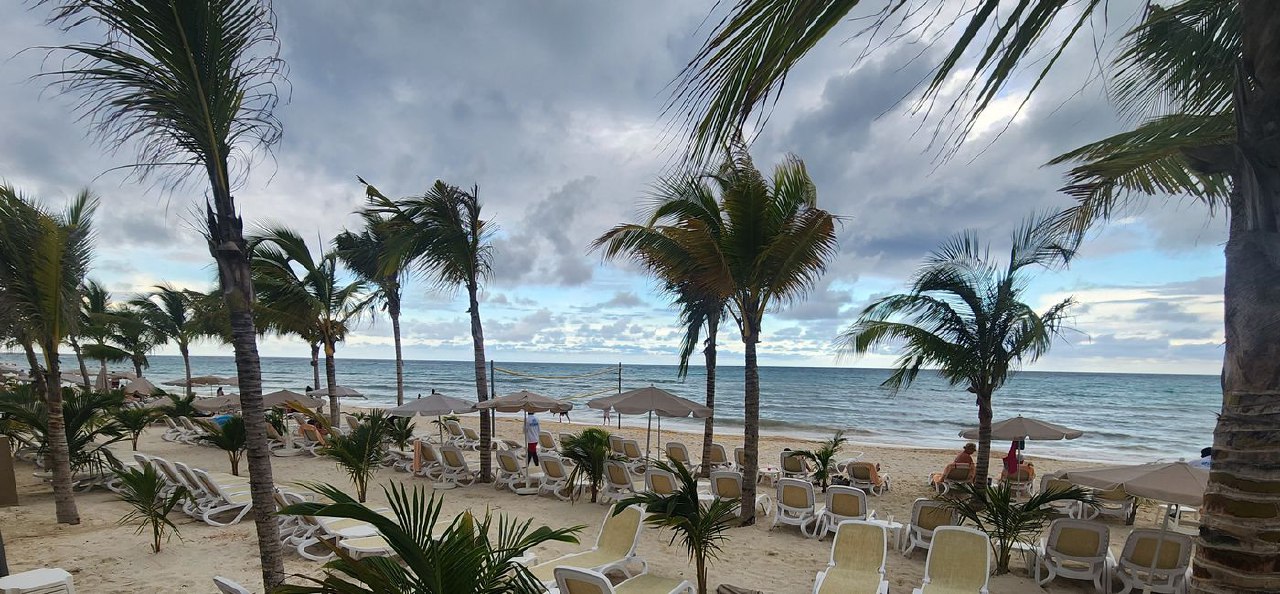 Everything You Need to Know About Riu Palace Aquarelle
Riu Aquarelle Jamaica: Ultimate All-Inclusive Family Vacation Resort
Opened in May 2024, the 753-room Riu Aquarelle in Falmouth, Jamaica, is a 5-... | Сетка — социальная сеть от hh.ru
