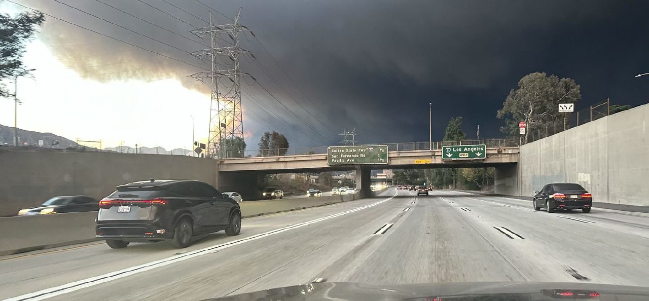 How the Tourism Industry Is Responding to Devastating Los Angeles Wildfires
Los Angeles Wildfires: Travel Industry Support and MWR Life Travel Advantage
Wildfires have devastated Los Angeles, leaving ... | Сетка — социальная сеть от hh.ru