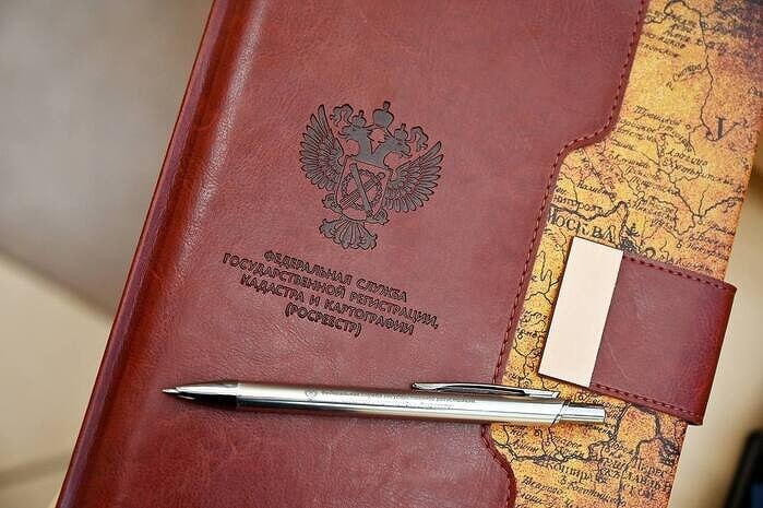 ⏺ Росреестр закупил 65 800 лицензий российского офисного ПО «Р7-Офис» на сумму 332,7 млн руб
Цель закупки — полный переход ведомства на российское ПО путем поэтапного импортозамещения | Сетка — социальная сеть от hh.ru