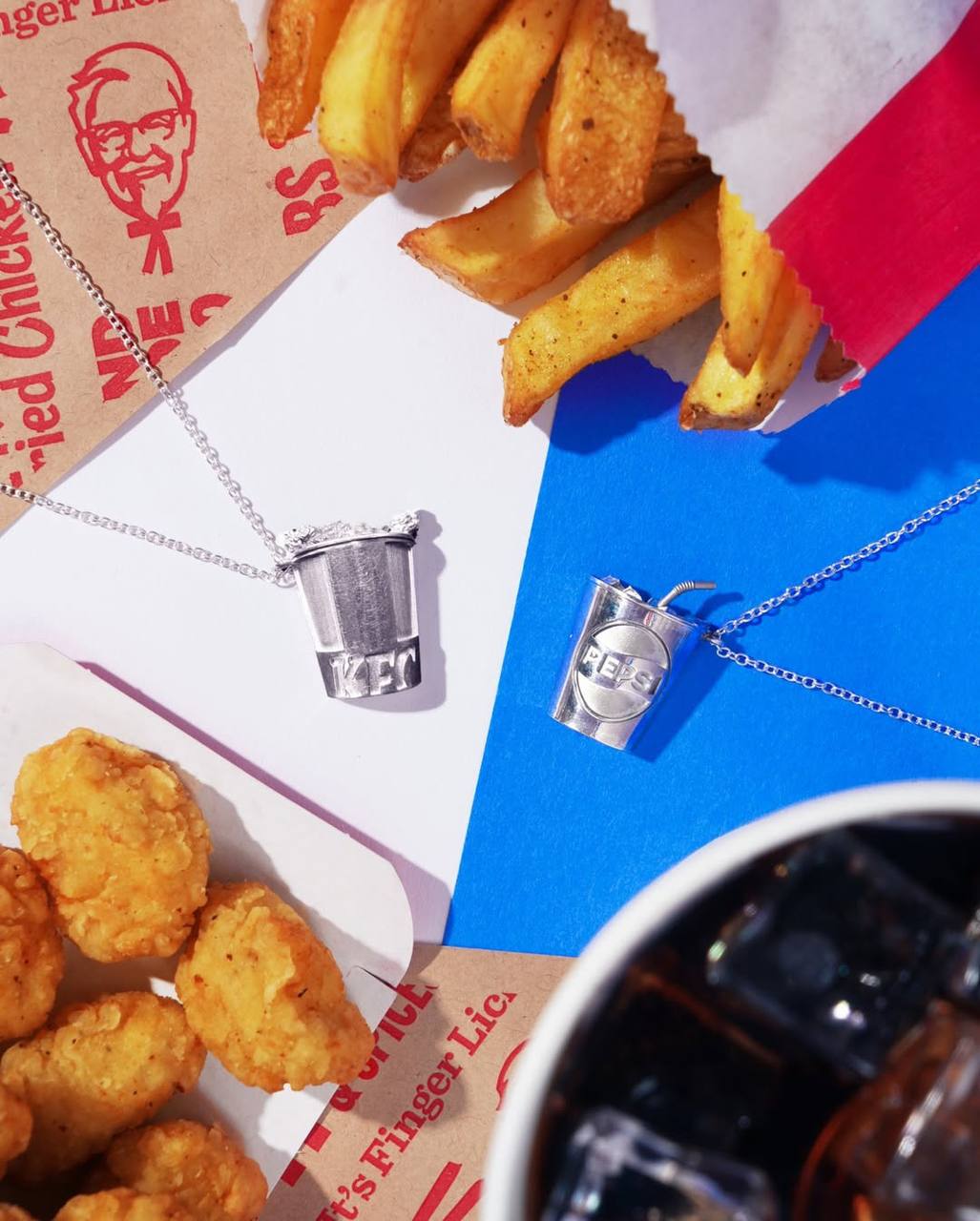 Годно, британский Pepsi заколлабился с KFC и выкатил кулоны дружбы | Сетка — социальная сеть от hh.ru