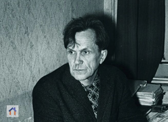 С тех пор, как стал взрослым, живу по важной заповеди: "Не учи ближнего своего". На манер евангельской. Всякая судьба – неповторима. Всякий рецепт – фальшив.
Варлам Шаламов | Сетка — социальная сеть от hh.ru