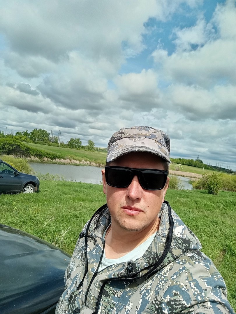 Поехал на домашний водоём половить хищника.
Чехол от Kimoto просто на высоте, удилище постоянно наготове, достал и в бой. Два спиннинга снаряженные помещаются свободно | Сетка — социальная сеть от hh.ru