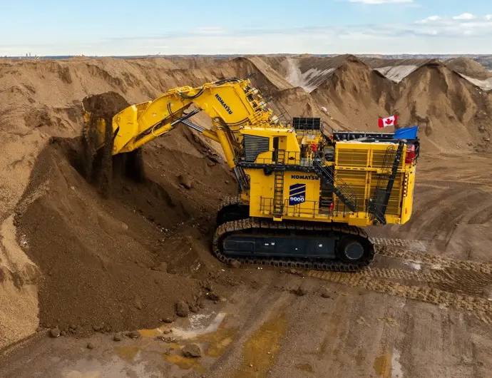 Крупнейший гидравлический экскаватор Komatsu PC9000 запущен в работу на месторождении нефтяных песков компании Suncor в Канаде, провинция Альберта | Сетка — социальная сеть от hh.ru