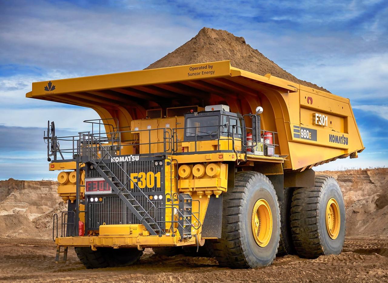 Крупнейший гидравлический экскаватор Komatsu PC9000 запущен в работу на месторождении нефтяных песков компании Suncor в Канаде, провинция Альберта | Сетка — социальная сеть от hh.ru