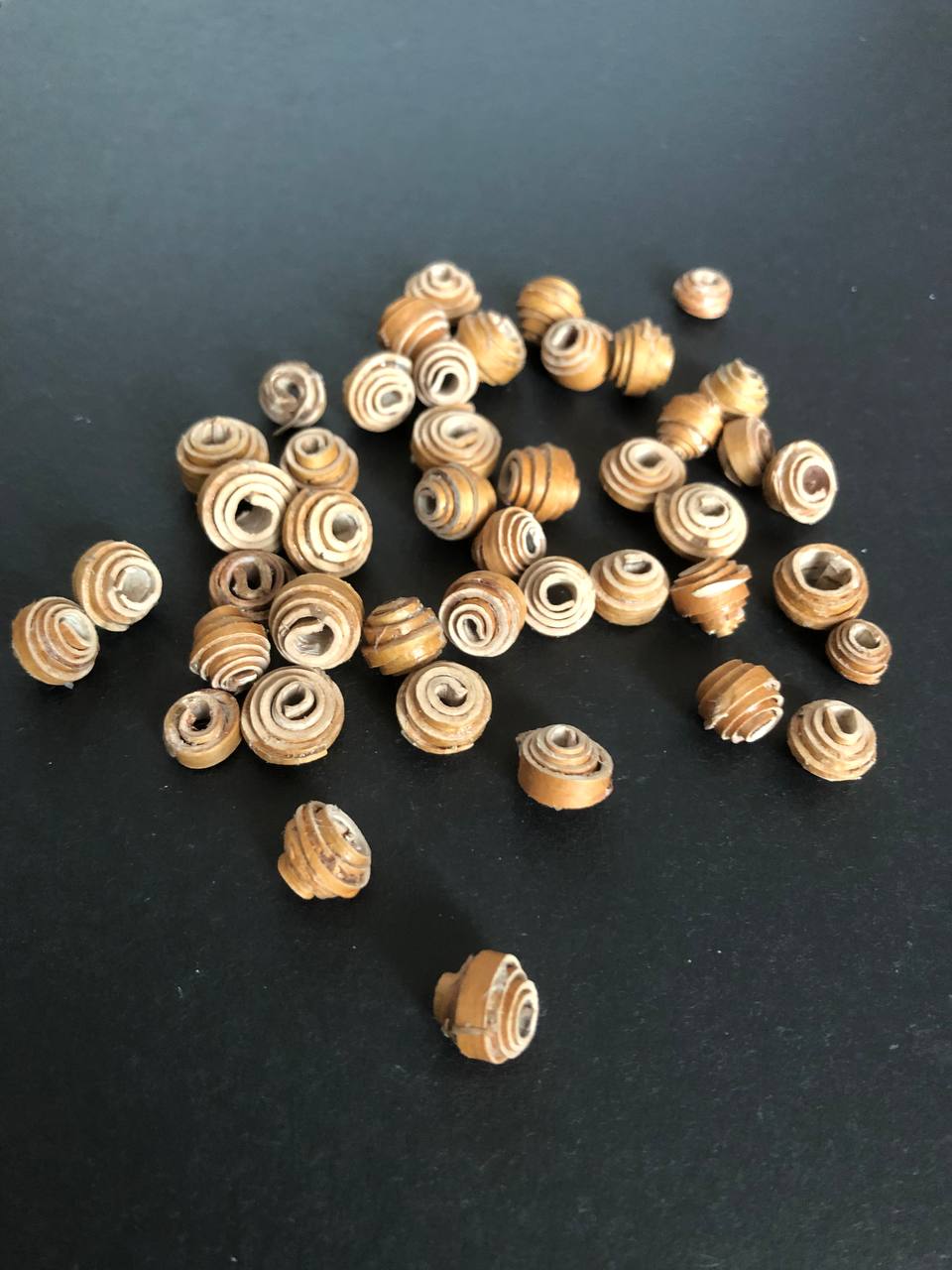 Бусины бывают разных форм, размеров, материалов и цветов.
❓Угадайте, из чего эти бусины?
#хэндмейдНадеждыSN
#хэндмейдНадеждыSN
#обратнаясвязь | Сетка — социальная сеть от hh.ru