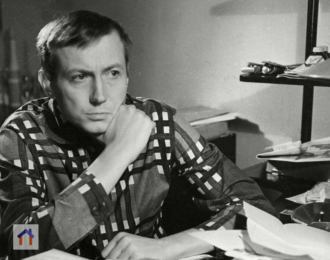 Людей неинтересных в мире нет.
Их судьбы — как истории планет.
У каждой все особое, свое,
и нет планет, похожих на нее | Сетка — социальная сеть от hh.ru