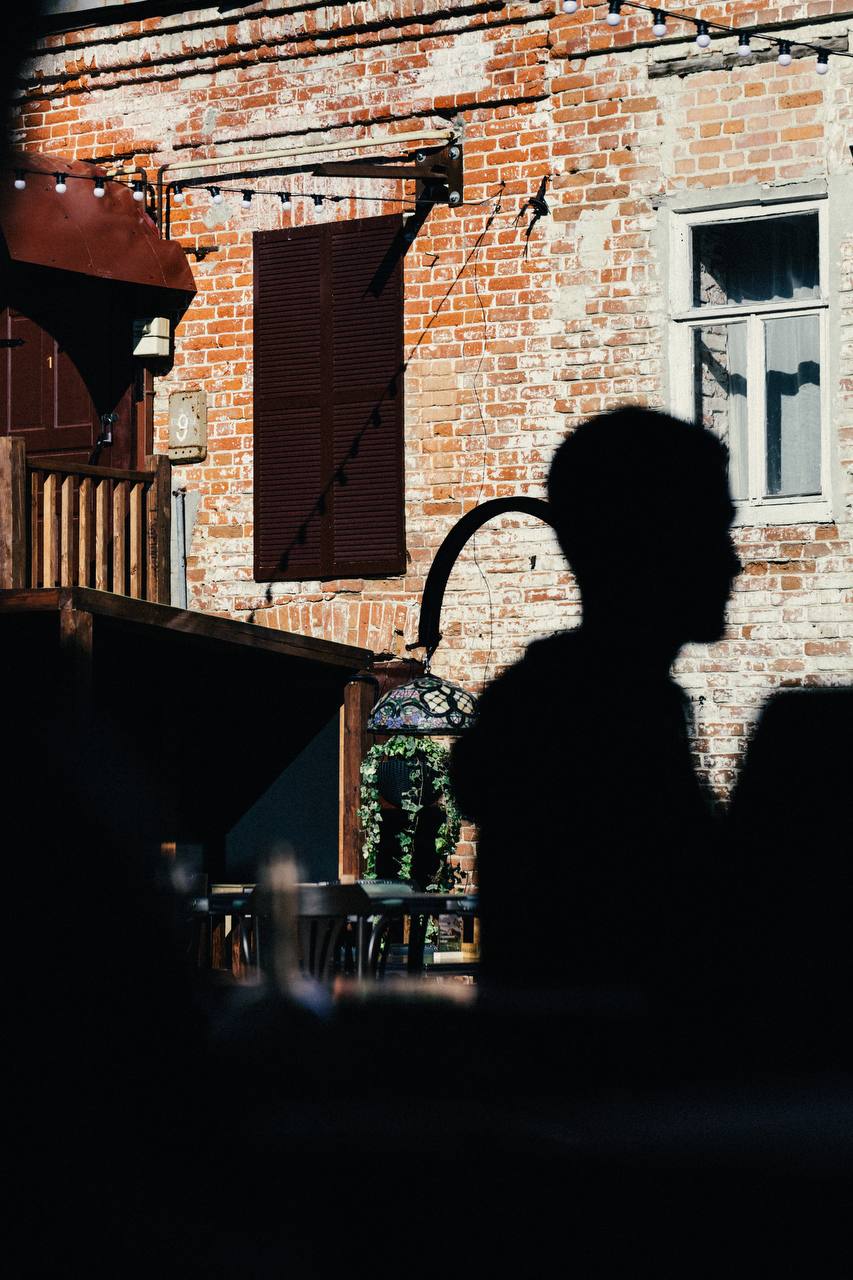 Вчера открыл летний сезон во дворе Harat’s — уютном и каком-то потайном месте в самом центре. Во дворе майский закат и ламповое выступление Beautiful Boys.
Спасибо всем, кто был!
Прикрепляю анонс | Сетка — социальная сеть от hh.ru