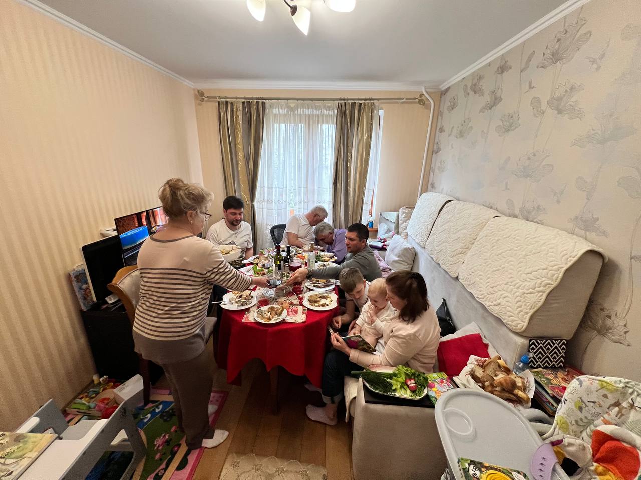 ⭐️Добрый вечер, дорогие друзья! 
Завтра многие из нас готовятся к началу небольшой рабочей недели, и я тоже! 😊✨
В последнее время я стала немного делиться с вами частичкой своей жизни и семьи, и это п... | Сетка — социальная сеть от hh.ru