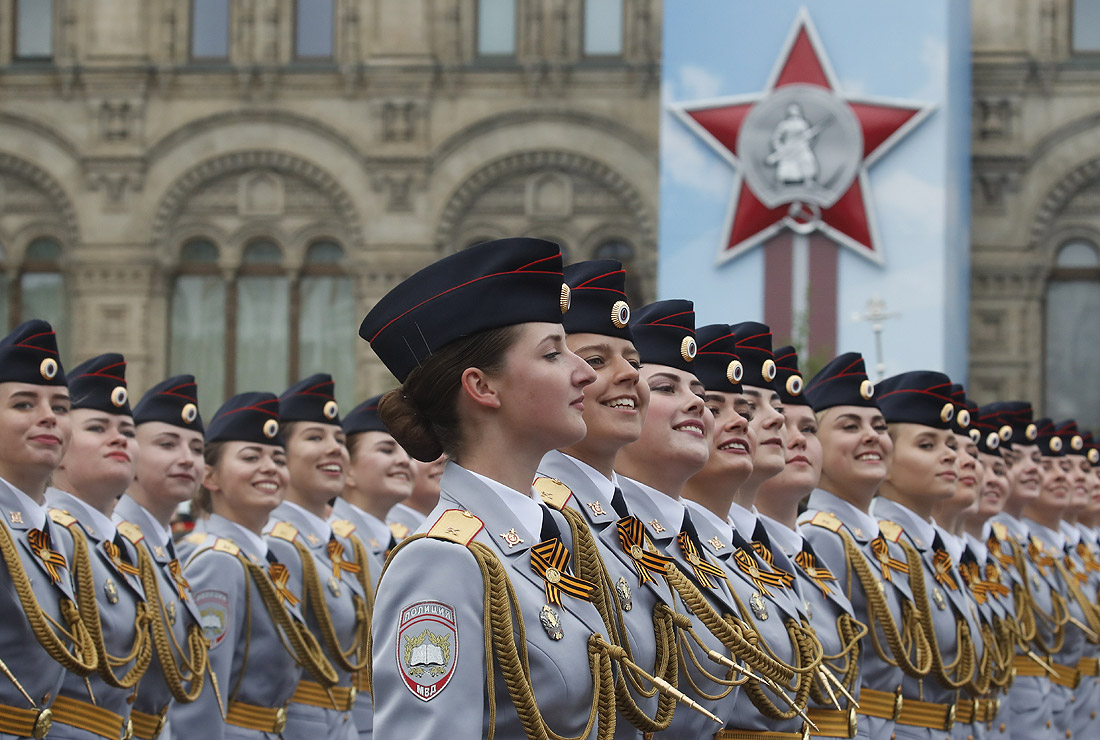 О ДРЕСС-КОДЕ
Здравствуйте!
В силовых структурах к̶а̶к̶ ̶н̶и̶ ̶с̶т̶р̶а̶н̶н̶о̶ любят носить форменную одежду. А может и не любят. Но носят. Это четкий дресс-код | Сетка — социальная сеть от hh.ru