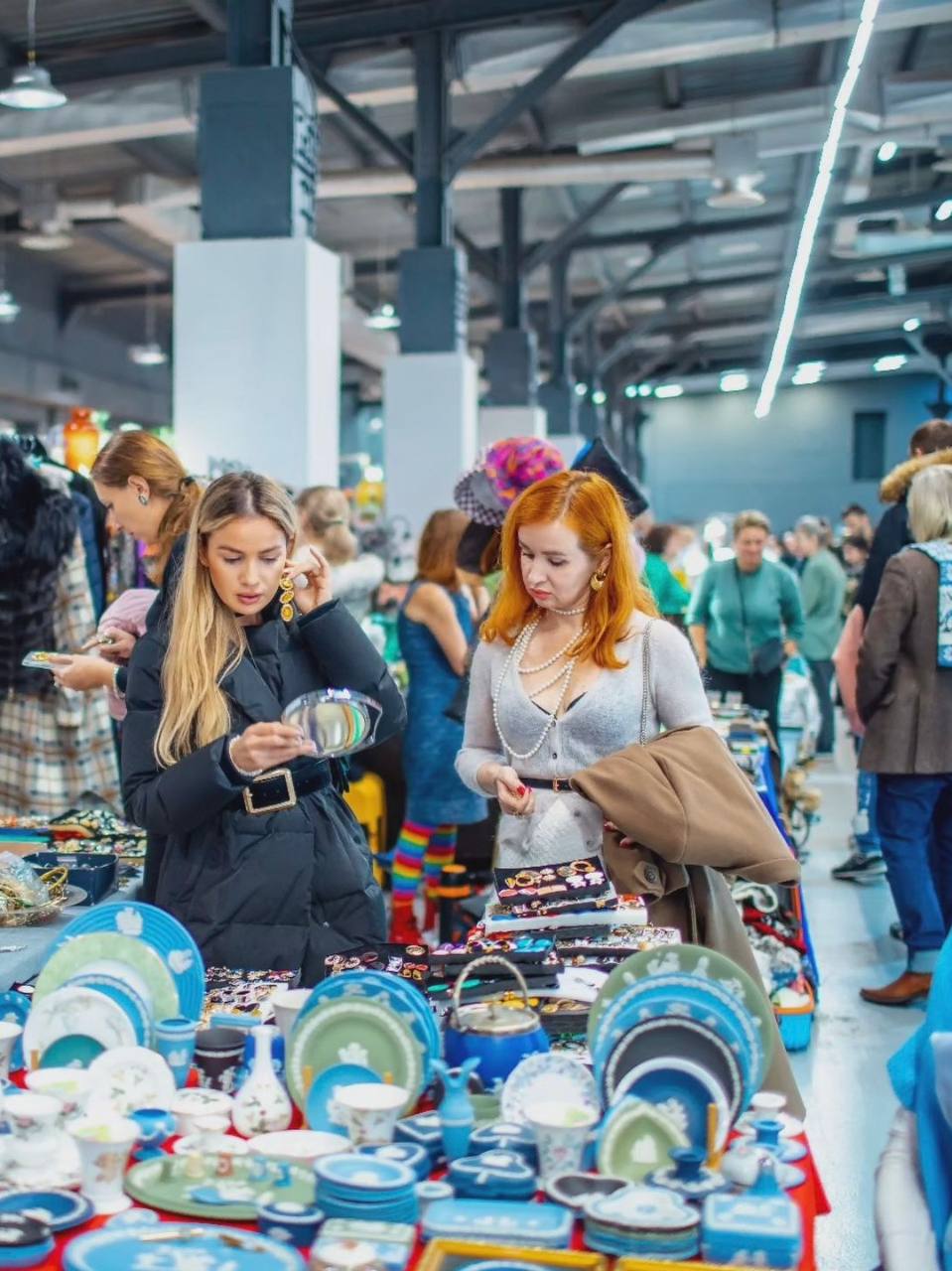🛍И вновь винтажный маркет Мосвинтаж
8-11 мая 12:00-21:00
На этих выходных в ивент-холле «Даниловский» пройдет очередной масштабный винтажный маркет | Сетка — социальная сеть от hh.ru