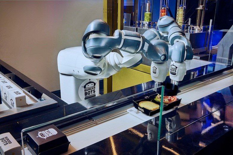 В Калифорнии стартовал инновационный проект BurgerBots.
Он представляет сочетание технологий и кулинарного искусства, где бургеры готовятся роботами всего за 27 секунд | Сетка — социальная сеть от hh.ru