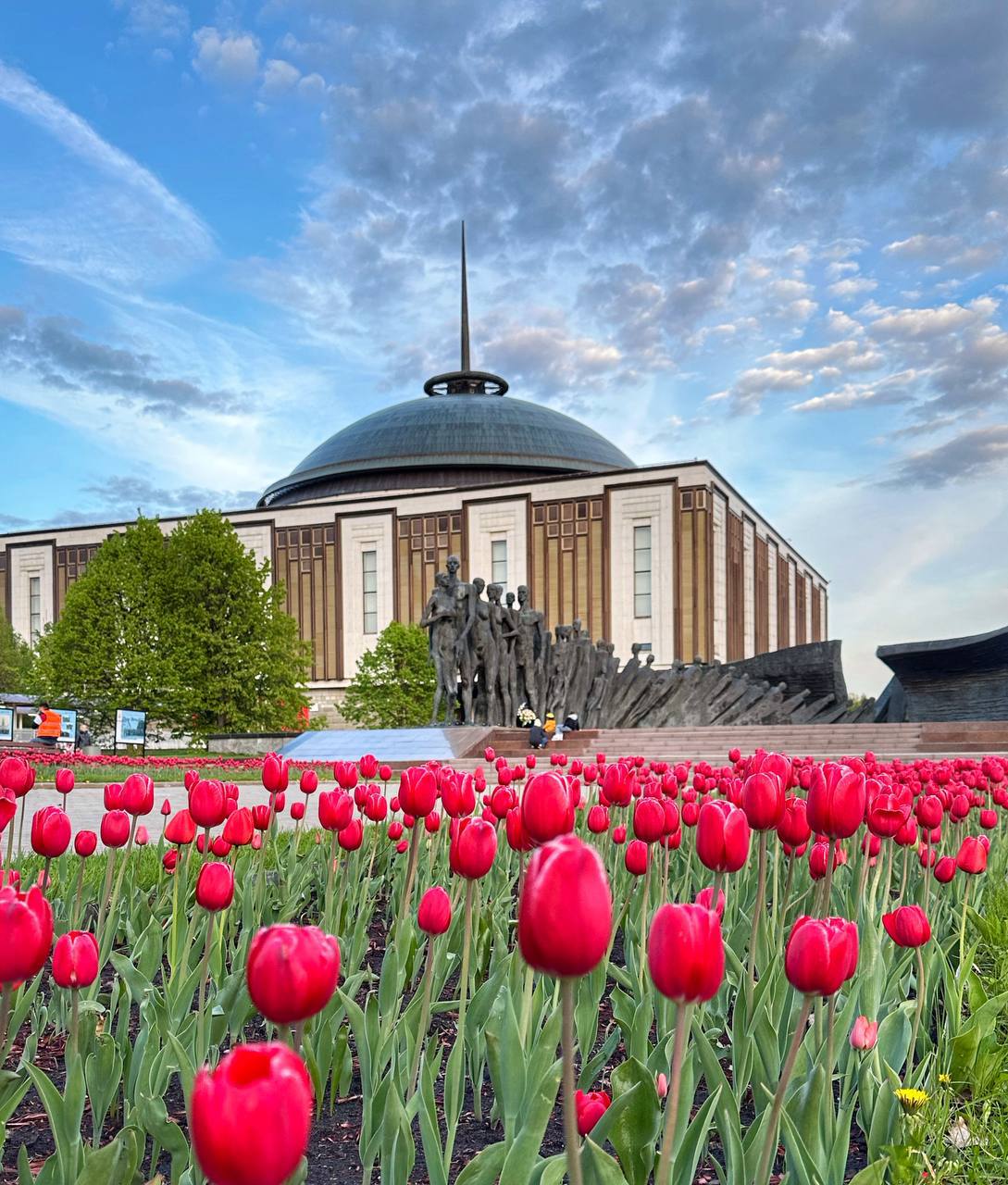 🏛 Бесплатное посещение Музея Победы и экскурсий в честь 80-летия Победы
9 мая
🗣Экскурсии запланированы на период с 10:00 до 19:00. По экспозициям «Подвиг Народа» и «Битва за Москву | Сетка — социальная сеть от hh.ru