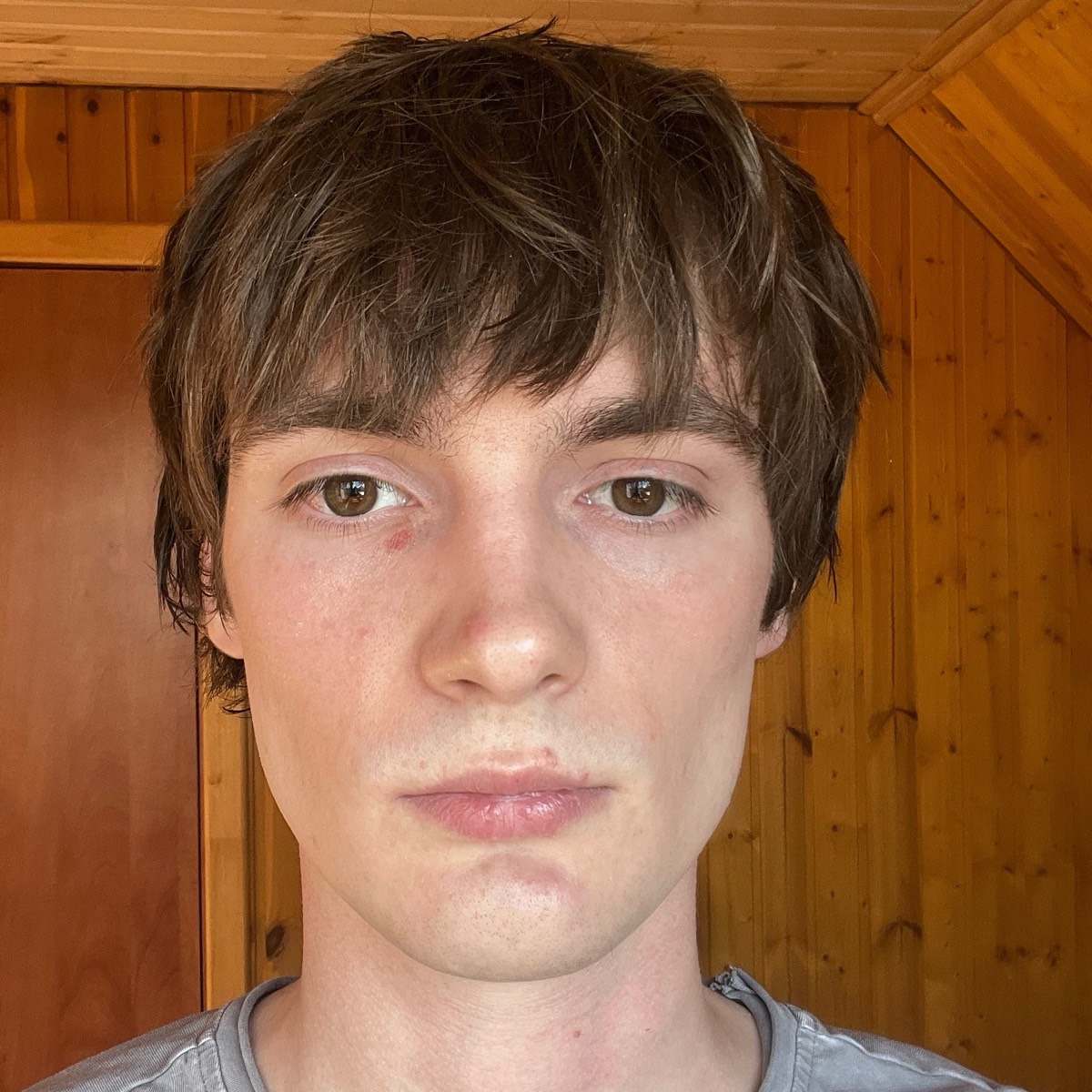 Максим Хенов