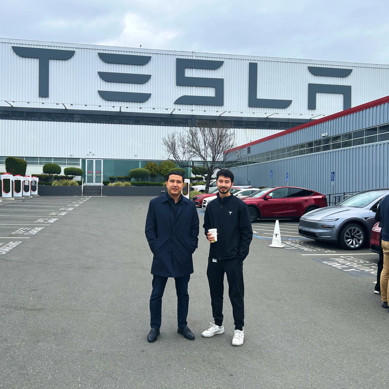 Узбекистан выстраивает венчурный мост в Кремниевую долину
IT Park Ventures провёл серию встреч в Кремниевой долине для интеграции узбекских стартапов в глобальные экосистемы | Сетка — социальная сеть от hh.ru