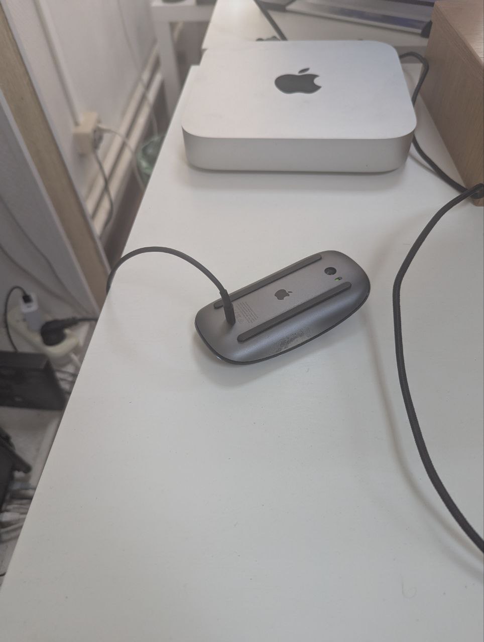 Сексуальный подтекст в зарядке мышки от Apple | Сетка — социальная сеть от hh.ru