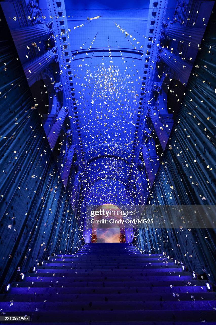 Met Gala
Свершился fashion эквивалент Нового года, сегодня ночью прошел Бал Института костюма — MET Gala | Сетка — социальная сеть от hh.ru