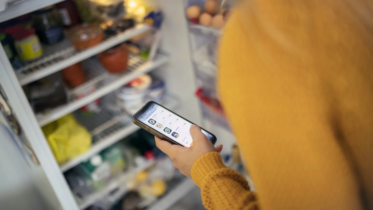 ⬛⬜⚫⚪ Офлайн-ретейлеры предложили регулирование для продажи продуктов на маркетплейсах
Крупный бизнес предложил распространить на маркетплейсы требования закона о торговле, если они продают продукты пи... | Сетка — социальная сеть от hh.ru