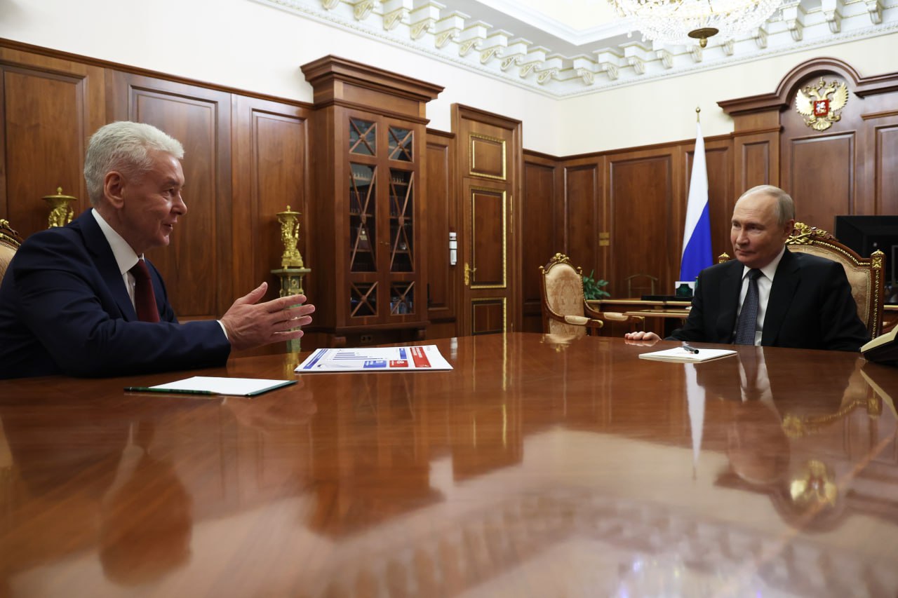 Сегодня состоялась встреча с Владимиром Путиным. Доложил Президенту России об итогах социально-экономического развития Москвы. 
Москва — одна из крупнейших городских экономик мира | Сетка — социальная сеть от hh.ru